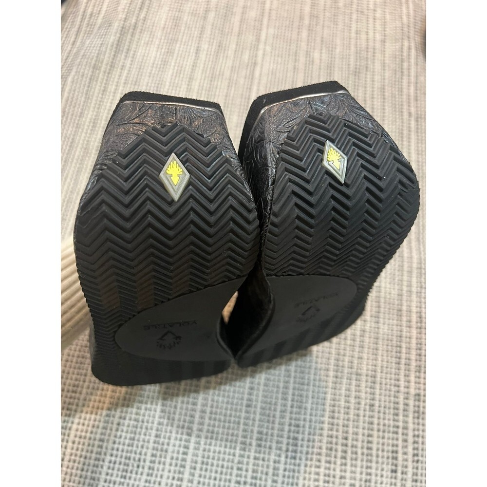 Volatile black 3ed flowers Women's Wedge Sandal size 8 - Picture 5 of 11